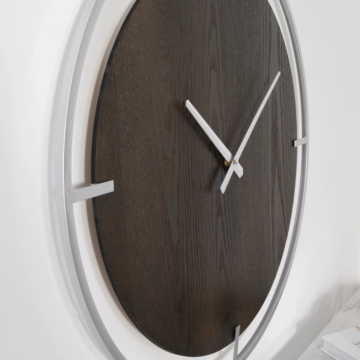 Wood-Look Face Wall Clock with Silver Frame, 60 cm - product image 2